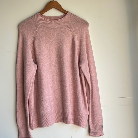 J.Crew Merino Wool and Alpaca Blend Light Pink Crewneck roll neck Size L - Picture 2 of 12